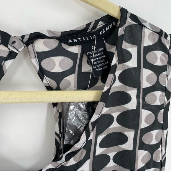 Antilia Femme Women’s Scoop Neck Sleeveless Circle Print Key Hole Back Blouse 2X - Picture 2 of 3